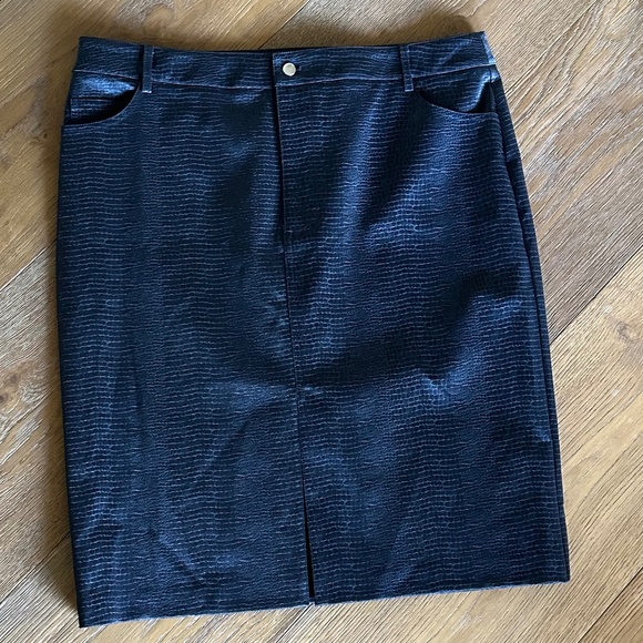 WAYF Camille Faux Leather Skirt in Navy - Picture 4 of 10